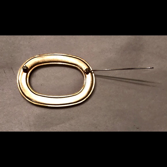 Vintage Rhinestone Gold Tone Oval Brooch Pin - Picture 4 of 4